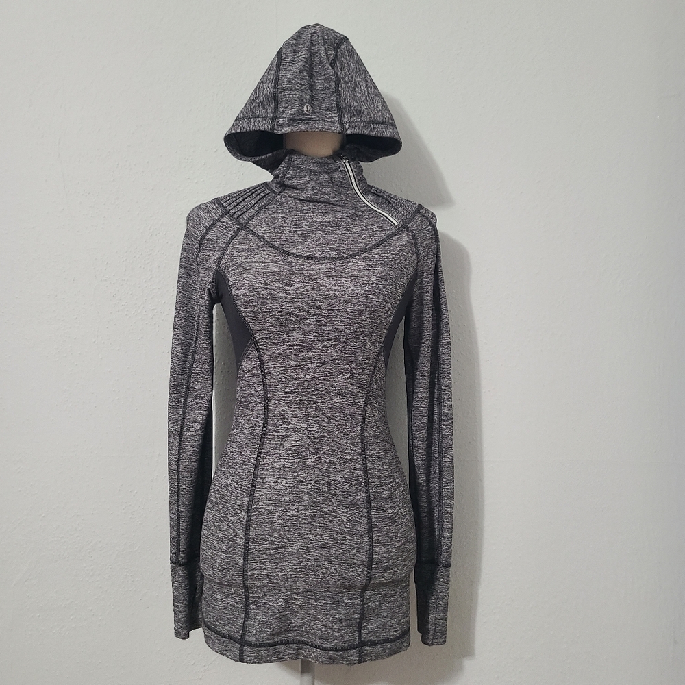 Lululemon Athletica Run‎ Alpine Gray and Black  Pullover Hoodie Size 4